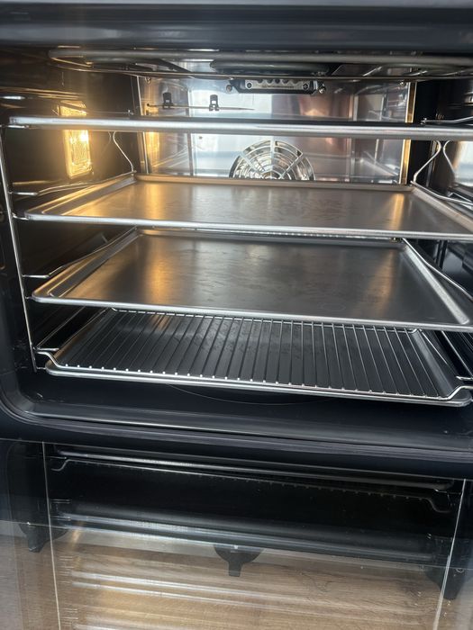 Продам духовку Смег конвектомат