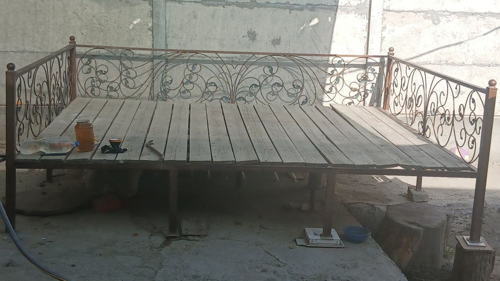 Темир крават сотилади