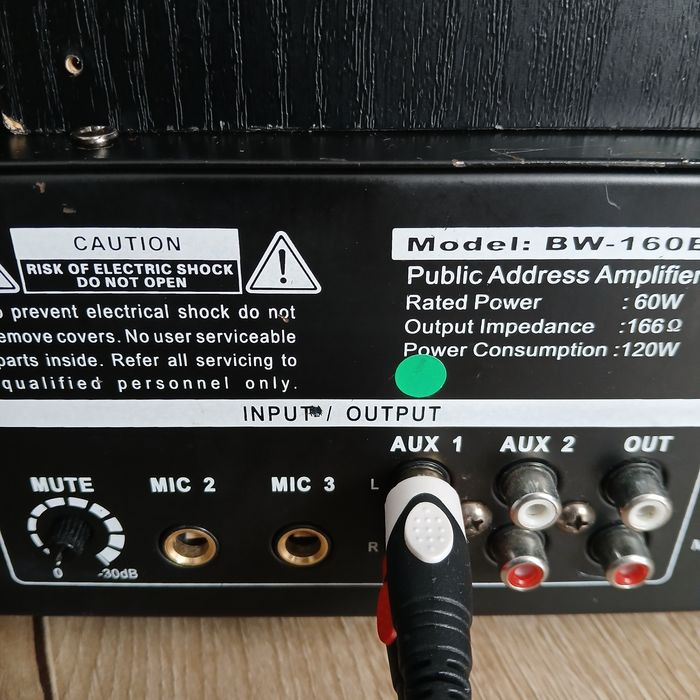 Vând amplificator  B w 160 B cu egalizator