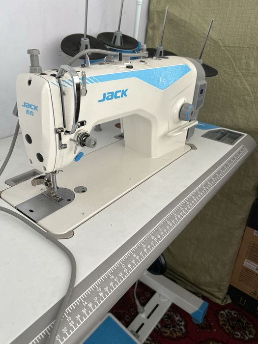СРОЧНО Тўғри чок Jack F5,Оверлок Jack E4S