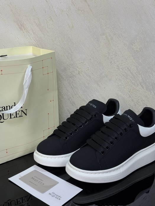 Alexander Mqueen Alb/Negru