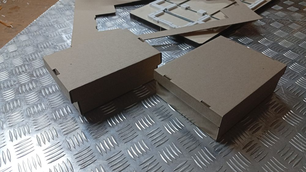 Каробки картонный