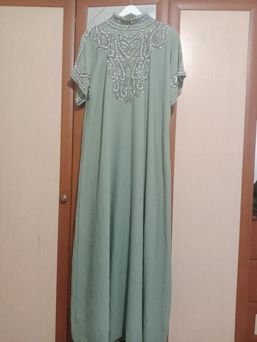 Продам красивое нарядное платье