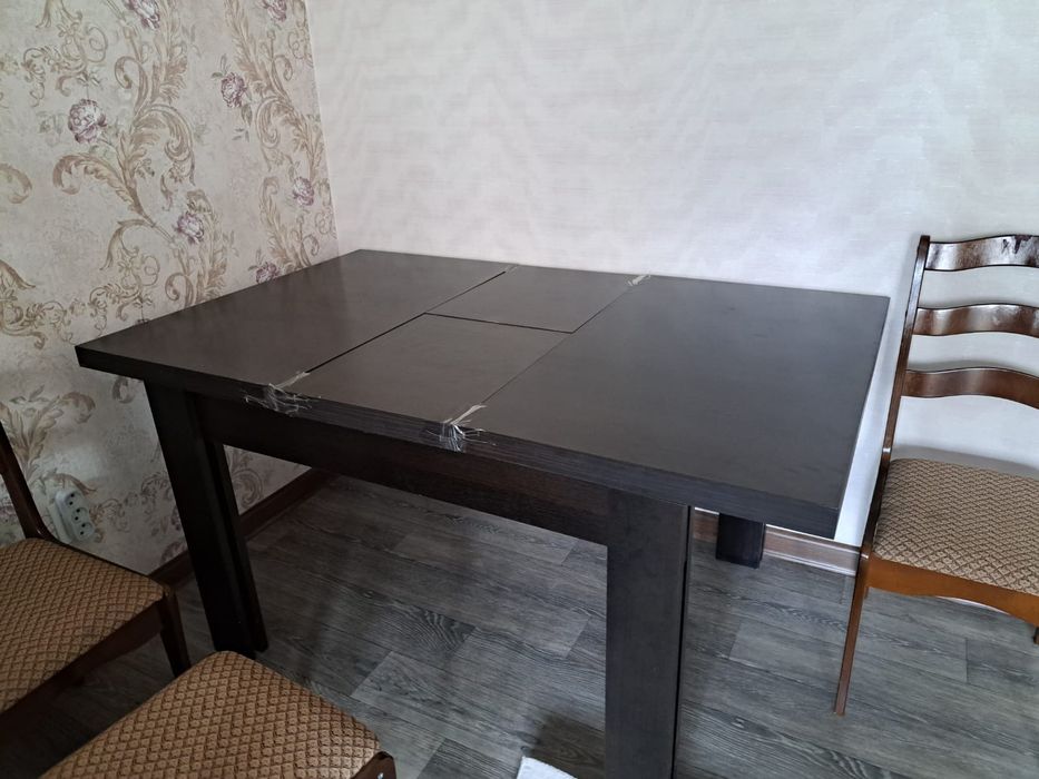 Мебель в дом  шкаф и стол