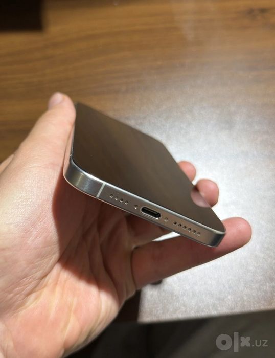 iPhone 15 Pro Max titan