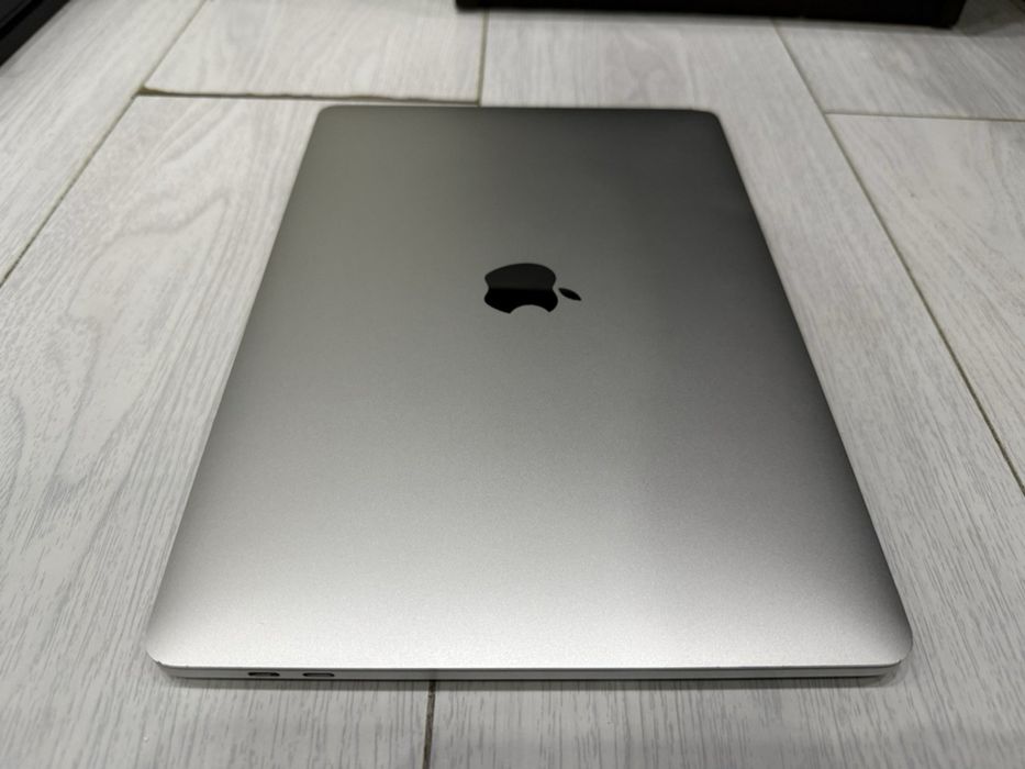 MacBook Pro 13.3” M2