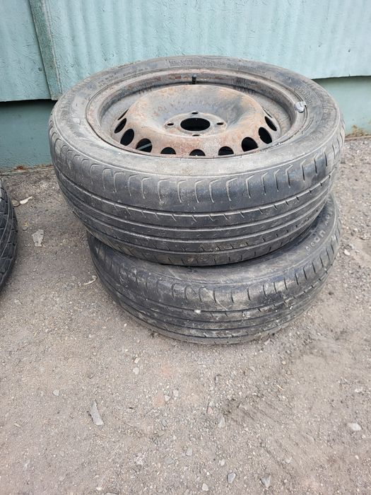 Продаю диска с шинами на 15
