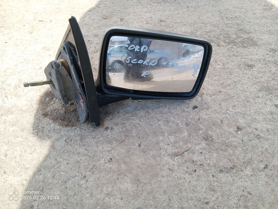 Продавам дясно огледало за ford escort 1990 92
