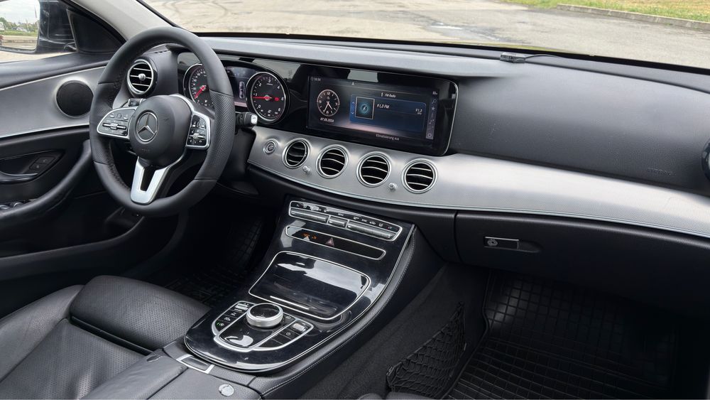 Mercedes Benz E Class E220d 2.0d 194 CP Automat* Faruri ILS Piele