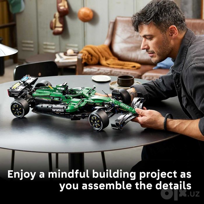 Конструктор LEGO Technic Aston Martin Aramco AMR25 F1 Car! Оригинал!
