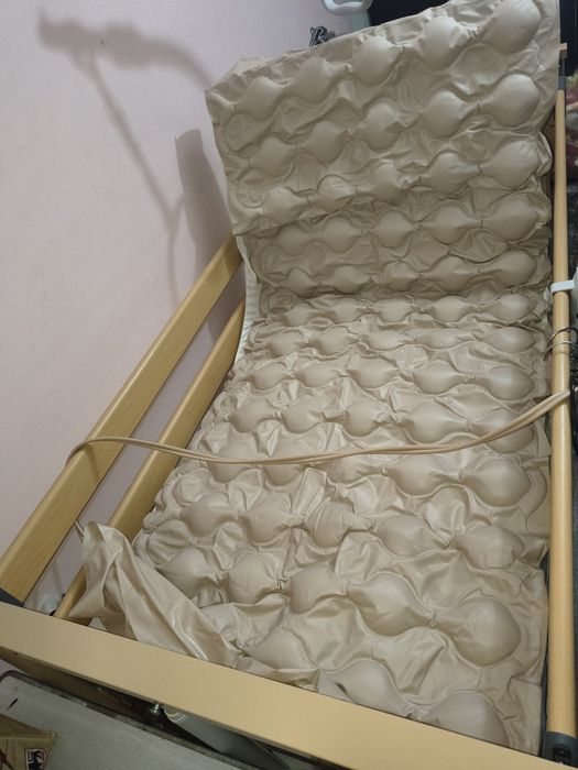 Pat medicinal electric  cu saltea antiescare premium
