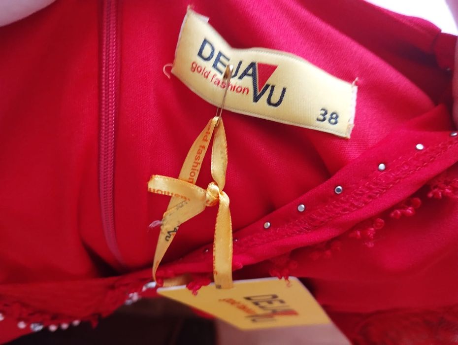 Rochie roșie elegantă