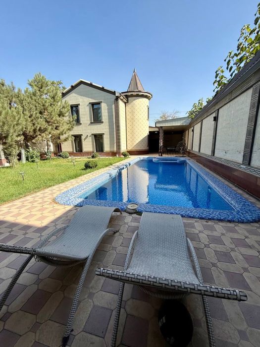 Срочно 6 соток отличный дом на Янги Узбекистане по шикарной цене.