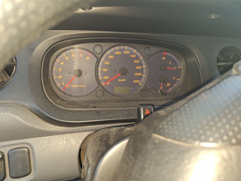 Daihatsu YRV 1.3 на части