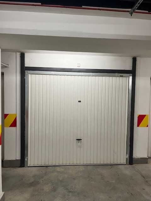 Гаражна врата тип "летящо крило"