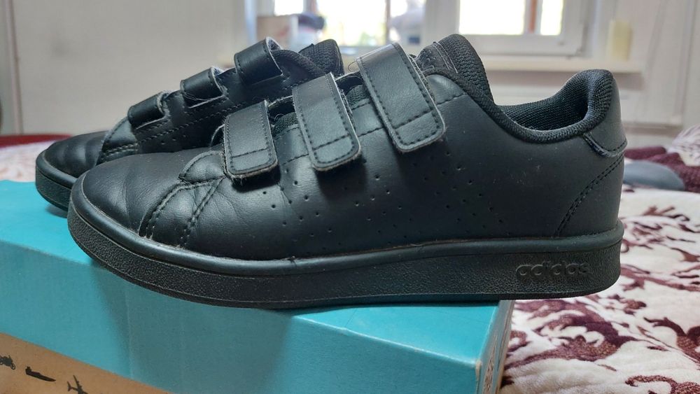 Кроссовки - туфли классные, в школу