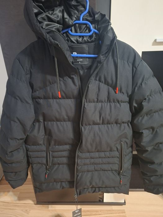Vând geaca bărbați nouă