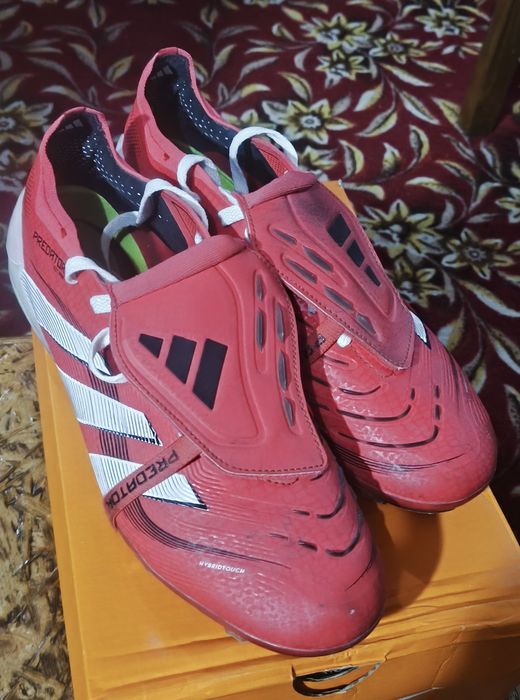Adidas Predator.