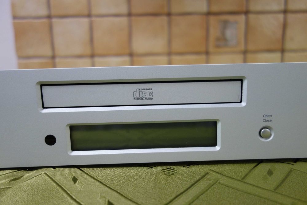 (до 31.08.)Cambridge audio azur 640C V2 - висок модел CD плеер