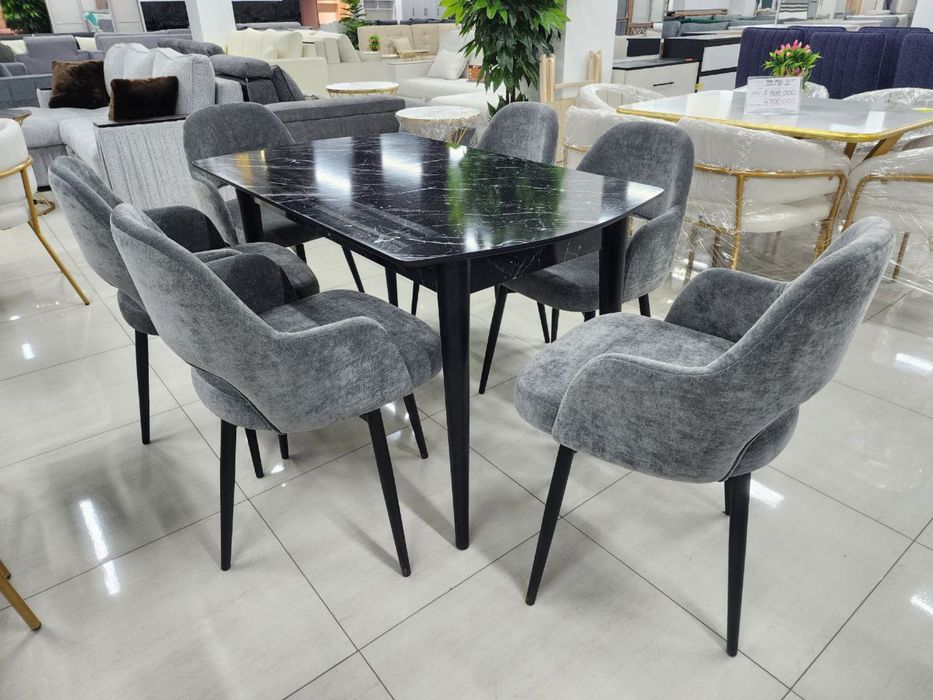 Стол и 6 стулья для кухни и для гостиного