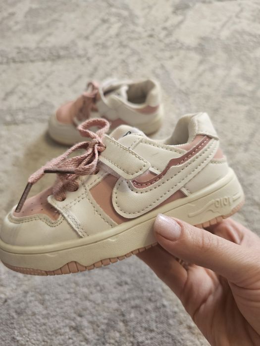 Продам красовки 2000