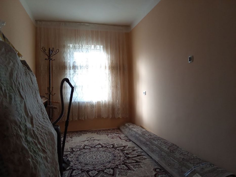 Dom sotiladi 4xonali maktab bogcha yonida xamma sharoit bor