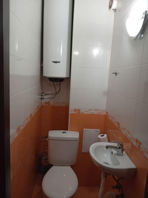 Двустаен апартамент, под наем, кв. Колхозен пазар