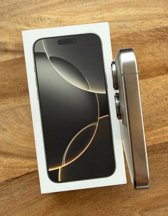 iPhone 16 Pro Max Natural Titanium 256 GB stare impecabila

Vand iPhon