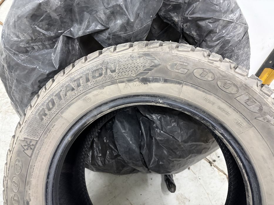 Зимние шины GoodYear 3 штуки