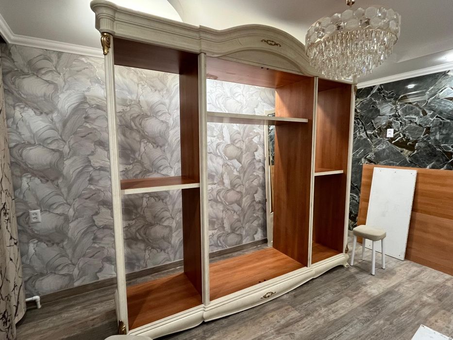 Спальный гарнитур