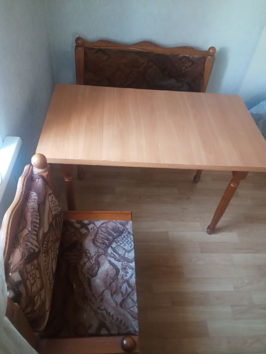 Продам стол. обеденный
