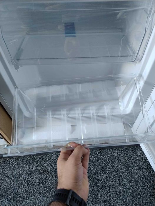 *Ново* Koмбиниран Хладилник с долен фризер CHIQ 176 см