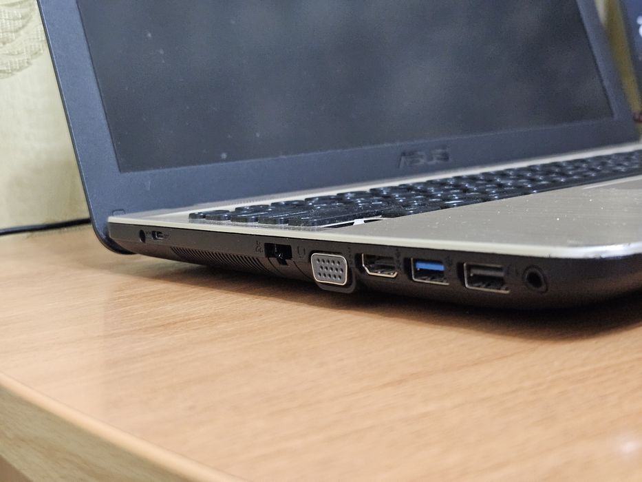 Ноутбук ASUS SonicMaster