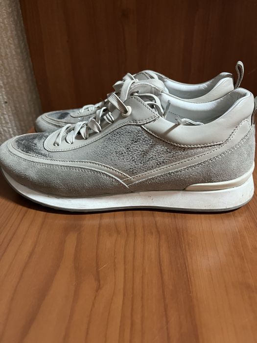 Продам спец ботинки новые размер-43