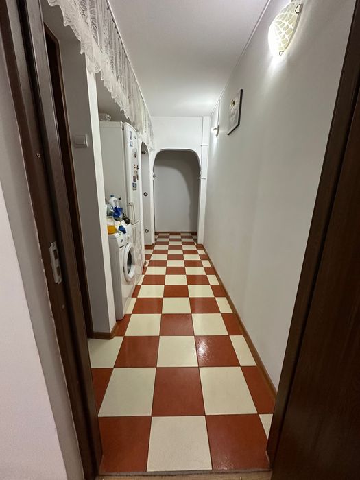 Vand apartament in zona centrala DN1A, Valenni de munte, etaj 2