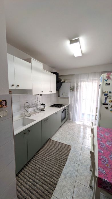 Apartament 4 camere decomandate de închiriat – Între Lacuri