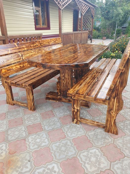 Набор деревянной мебели