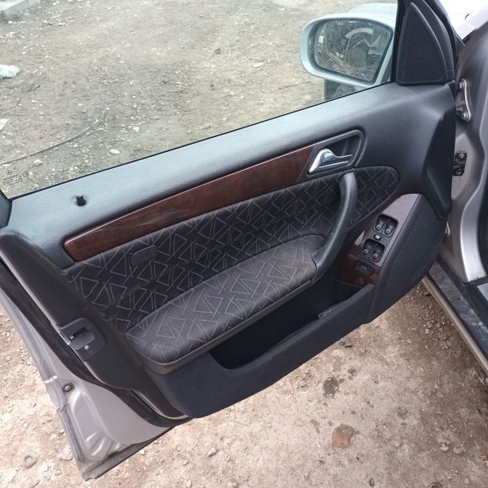 Dezmembrari  Mercedes-Benz C-CLASS (W203)  2000  > 2007 C 200 Kompres
