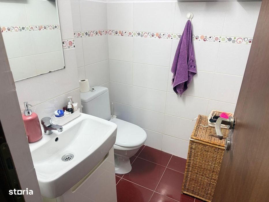 Vanzare apartament 4 camere, semimobilat, Targoviste, cartier CFR