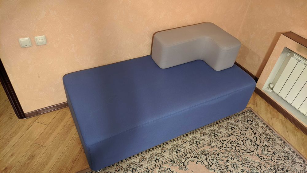 Продам два дивана