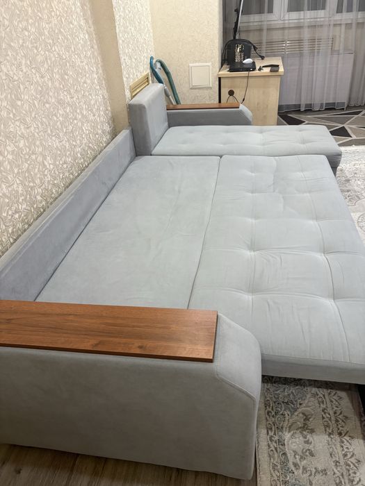 Продам диван угловой