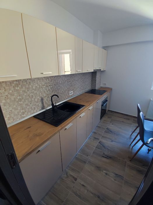 Apartament 2 camere, zona centrală, complet mobilat,bloc nou