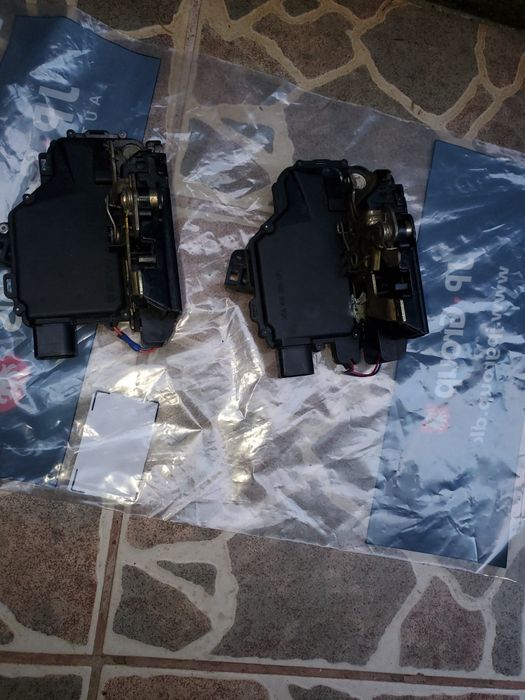 Broasca fata singa  schoda octavia 1 sau golf4