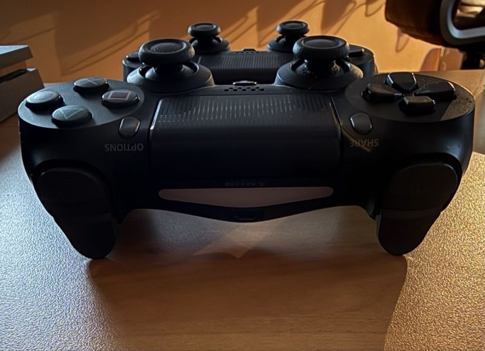 Продавам Ps4 slim 500gb