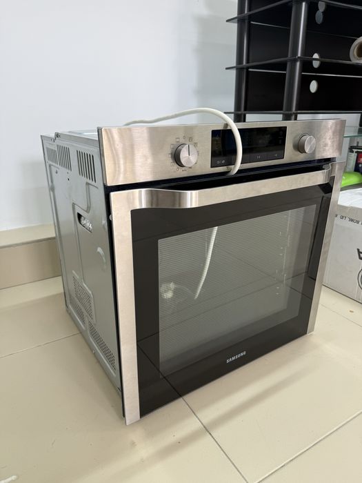 Духовка Samsung