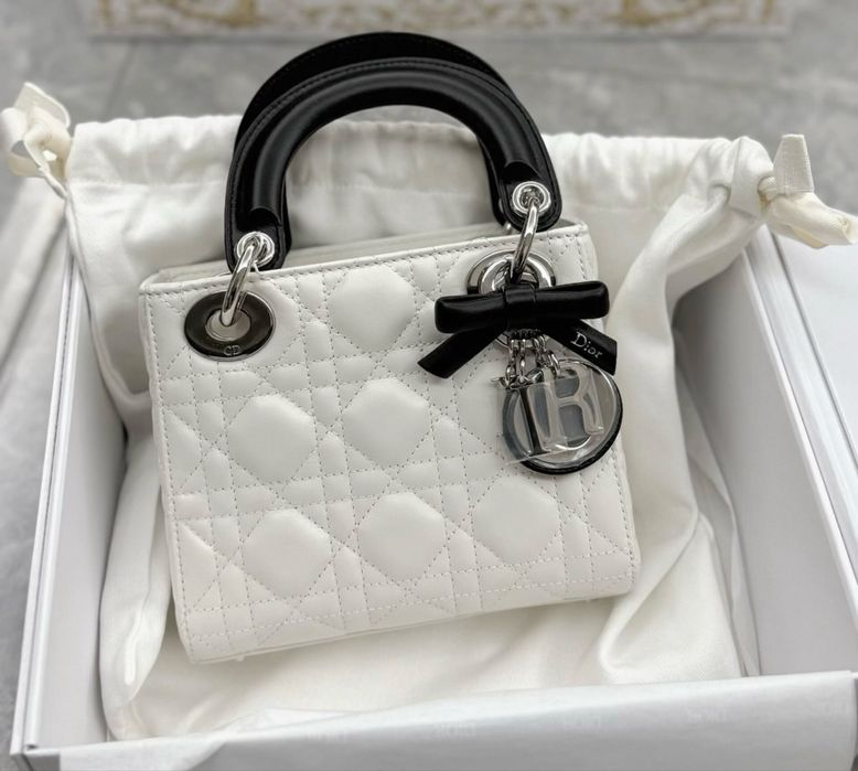 Dior lady чанта……