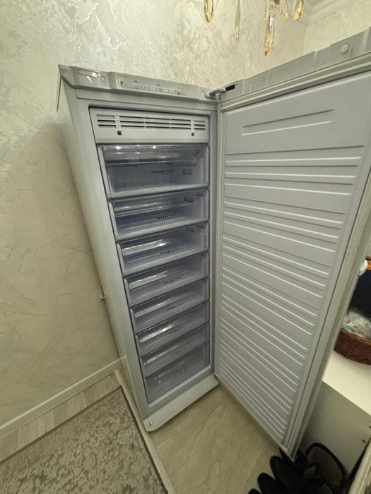 Продам морозильник бирюса