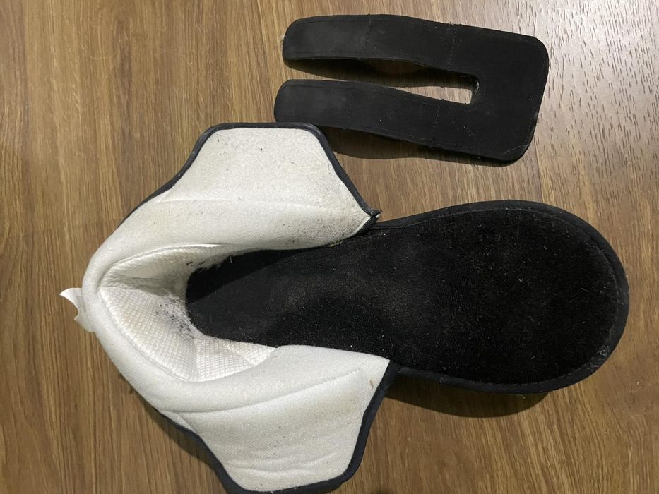 Следоперацонна обувка.