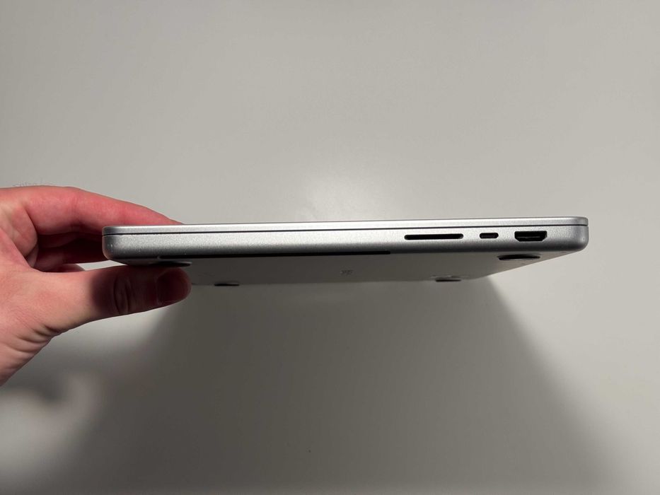 Apple Macbook Pro 14" M1 Pro 16 GB RAM 1 TB SSD