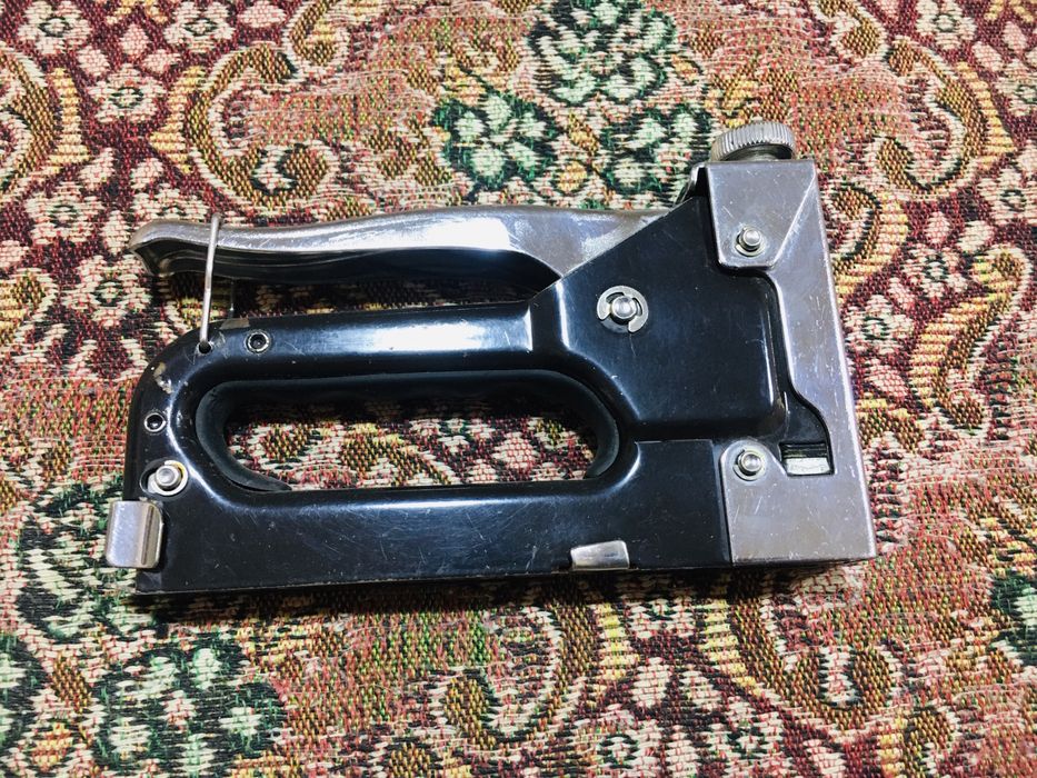 Строительный немецкий степлер + пистолет для герметика MADE IN GERMANY